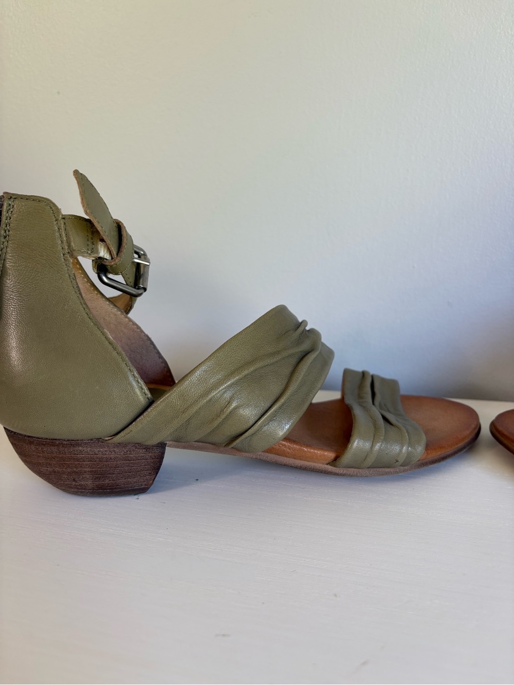 Miz Mooz Cassie Sage Green Leather Ruched Ankle Strap Block Heel Sandal Size 38 - Picture 12 of 14